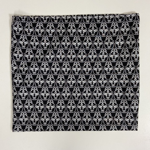 ⭐️$5 SALE⭐️must be bundled Sugar Skull Drawstring Bag - Picture 5 of 8